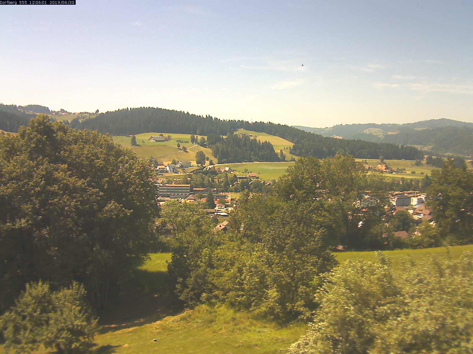 Webcam-Bild: Aussicht vom Dorfberg in Langnau 20190630-120601