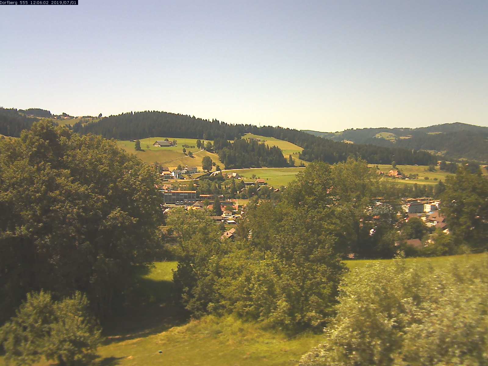 Webcam-Bild: Aussicht vom Dorfberg in Langnau 20190701-120601