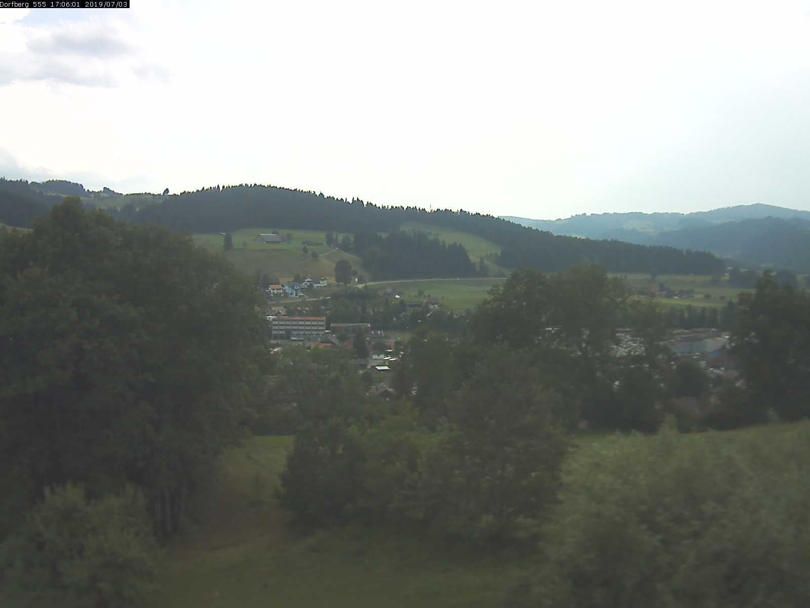 Webcam-Bild: Aussicht vom Dorfberg in Langnau 20190703-170601