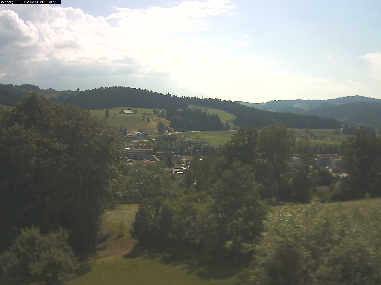 Webcam-Bild: Aussicht vom Dorfberg in Langnau 20190704-160602