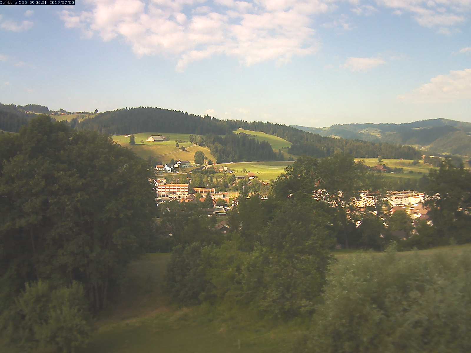 Webcam-Bild: Aussicht vom Dorfberg in Langnau 20190705-090601