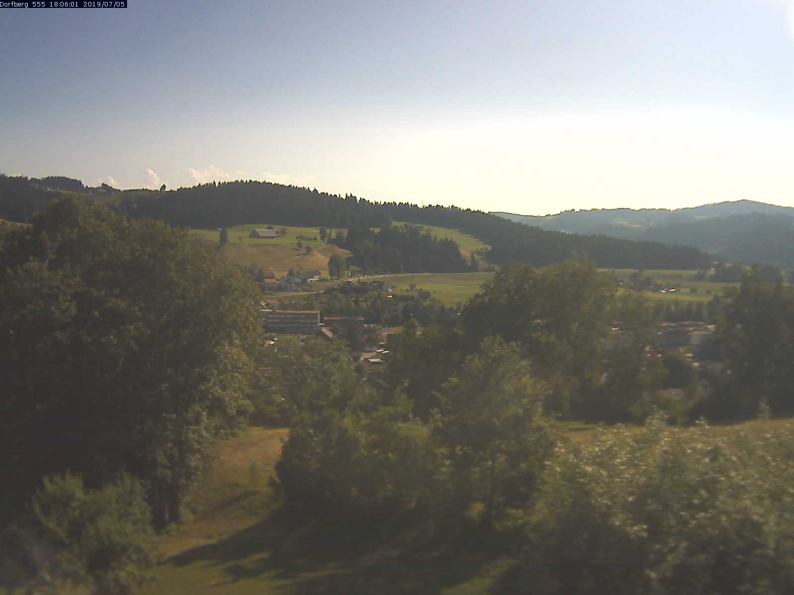 Webcam-Bild: Aussicht vom Dorfberg in Langnau 20190705-180601