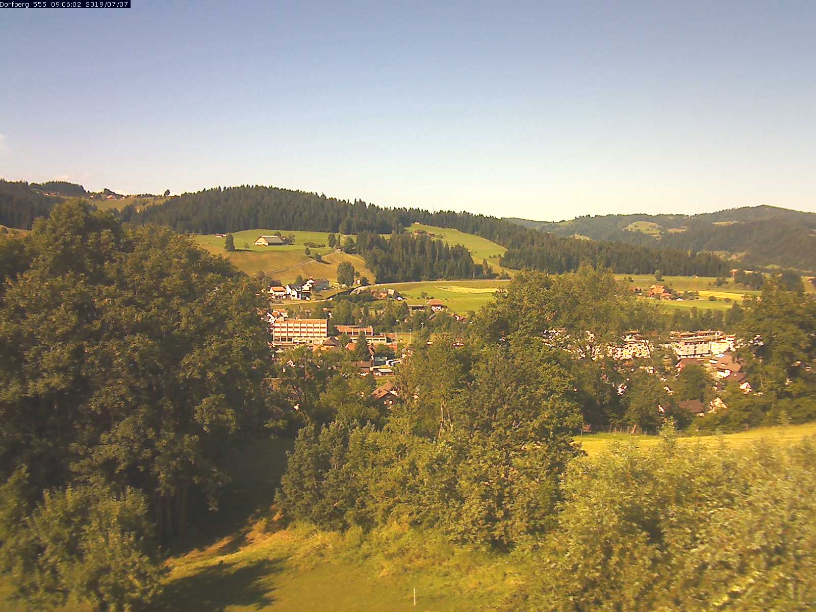 Webcam-Bild: Aussicht vom Dorfberg in Langnau 20190707-090601