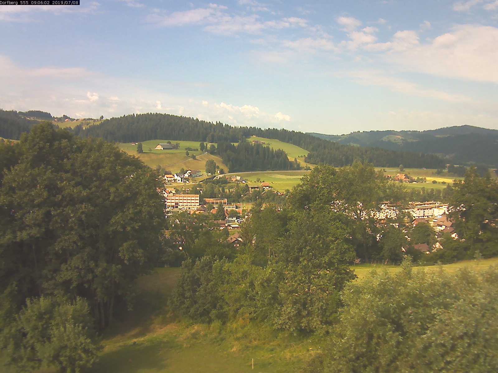 Webcam-Bild: Aussicht vom Dorfberg in Langnau 20190708-090601