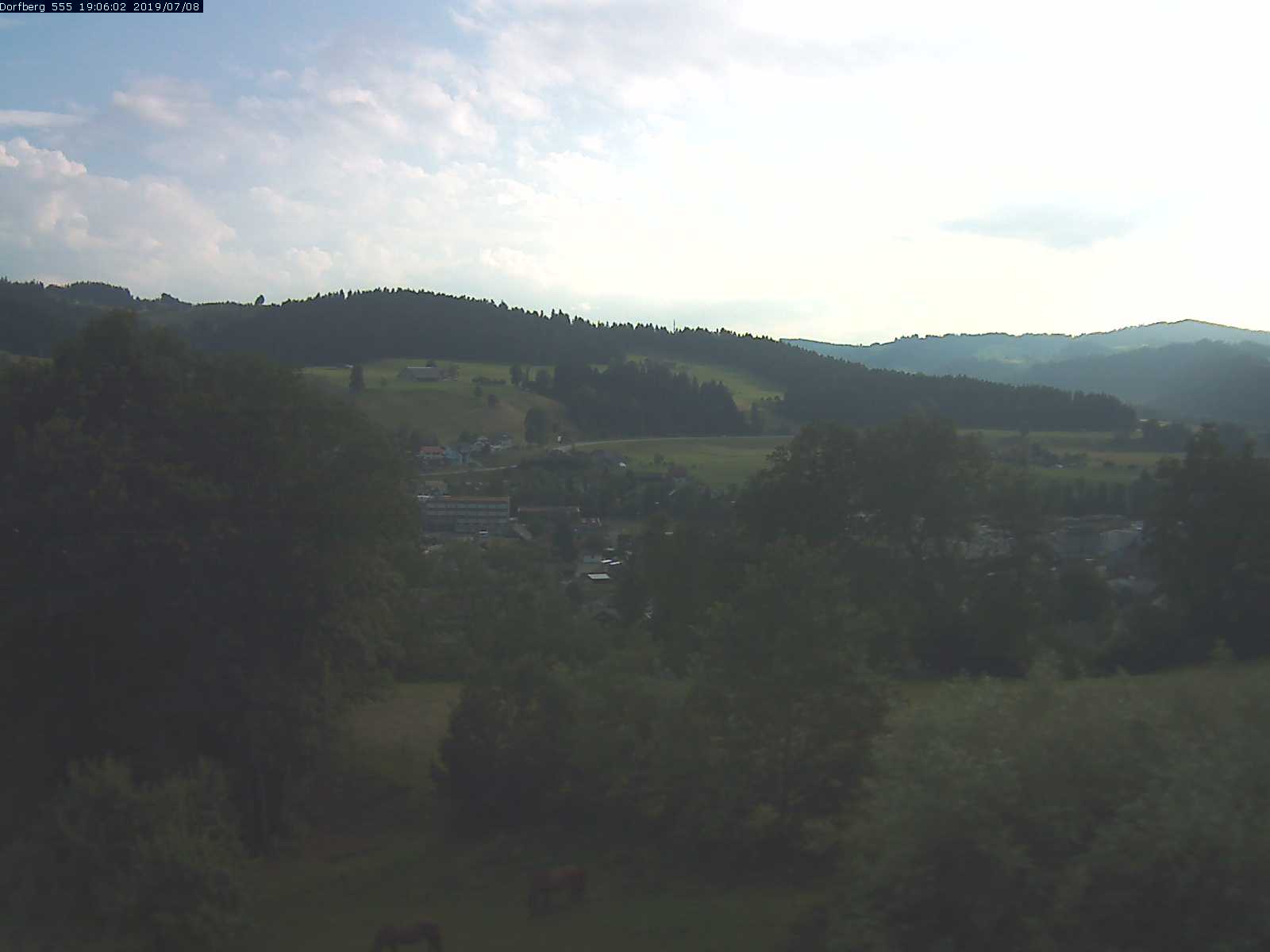 Webcam-Bild: Aussicht vom Dorfberg in Langnau 20190708-190601