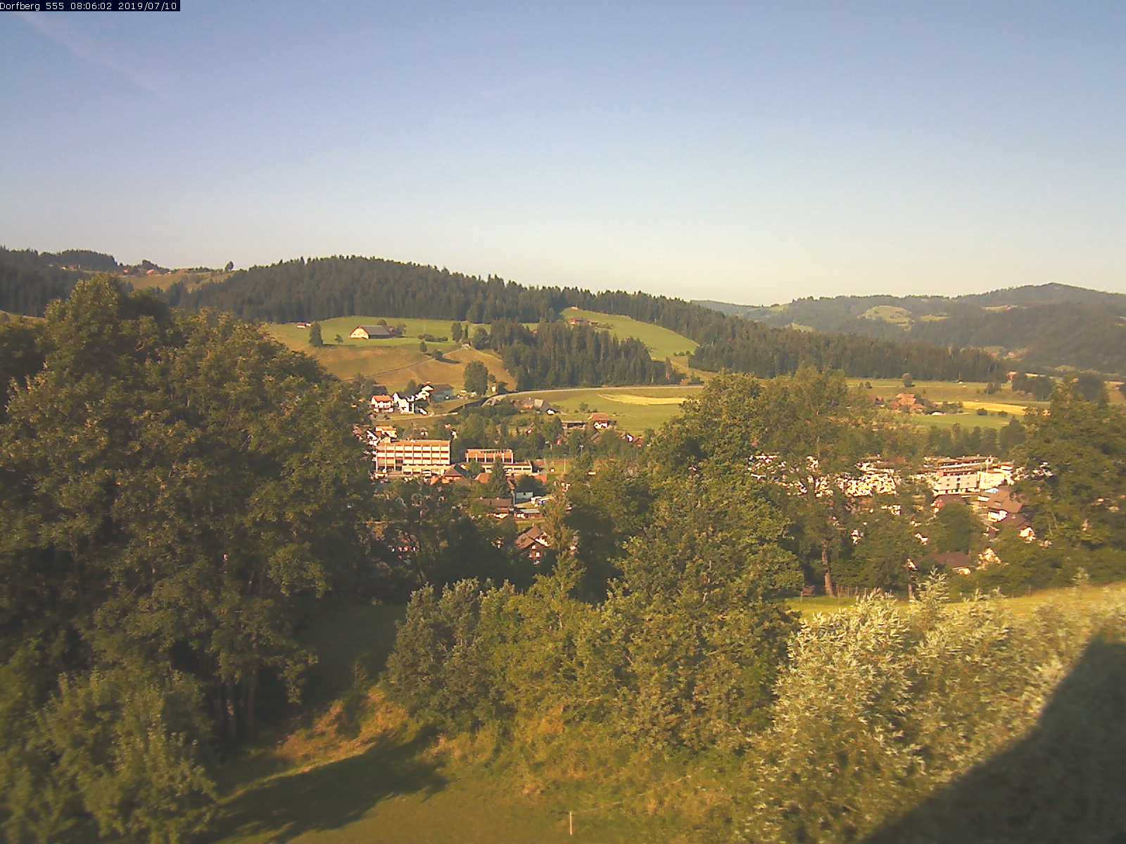 Webcam-Bild: Aussicht vom Dorfberg in Langnau 20190710-080601