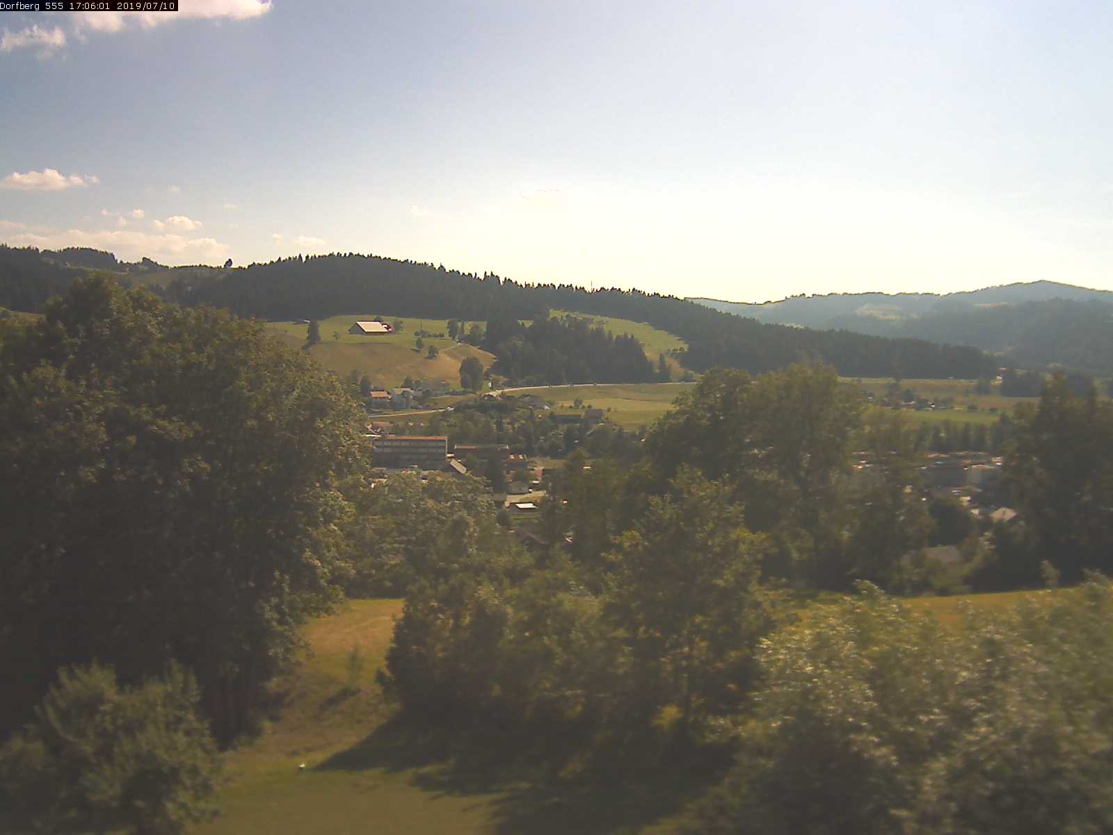 Webcam-Bild: Aussicht vom Dorfberg in Langnau 20190710-170601