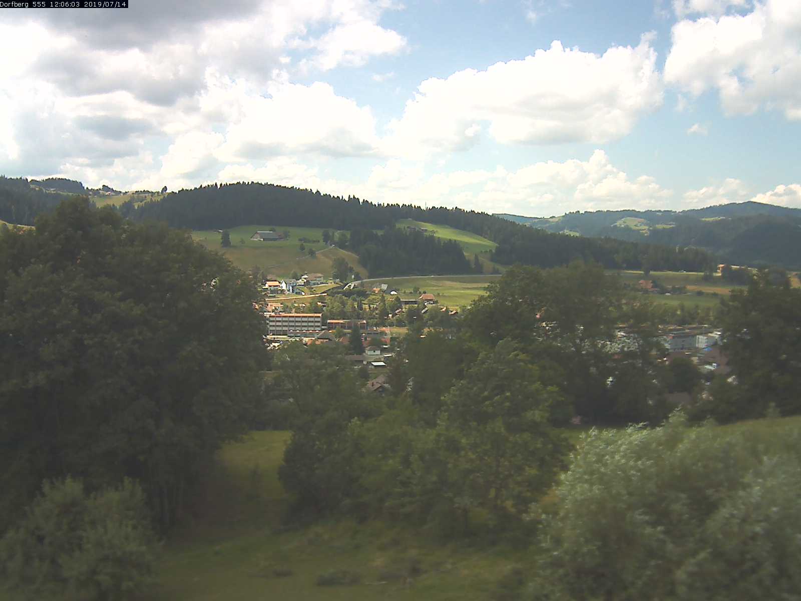 Webcam-Bild: Aussicht vom Dorfberg in Langnau 20190714-120602