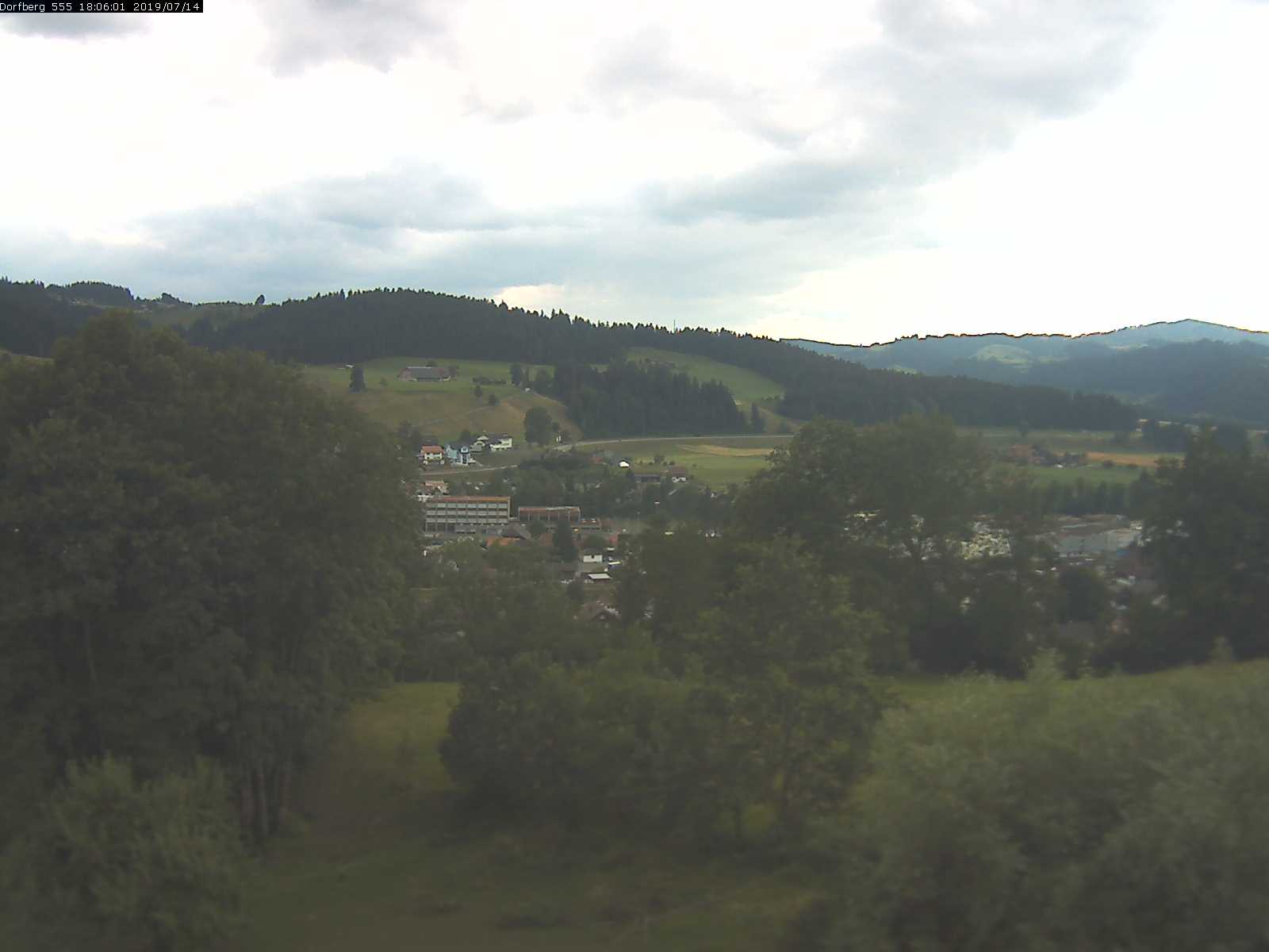 Webcam-Bild: Aussicht vom Dorfberg in Langnau 20190714-180601