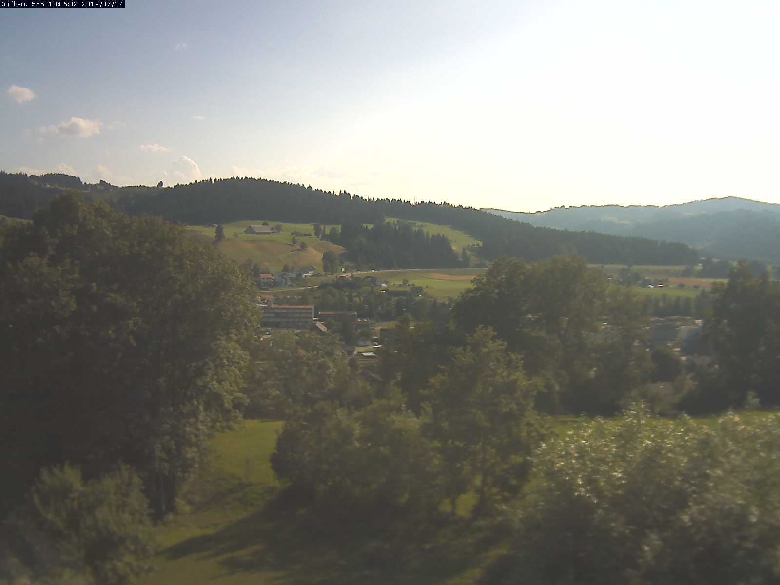 Webcam-Bild: Aussicht vom Dorfberg in Langnau 20190717-180601
