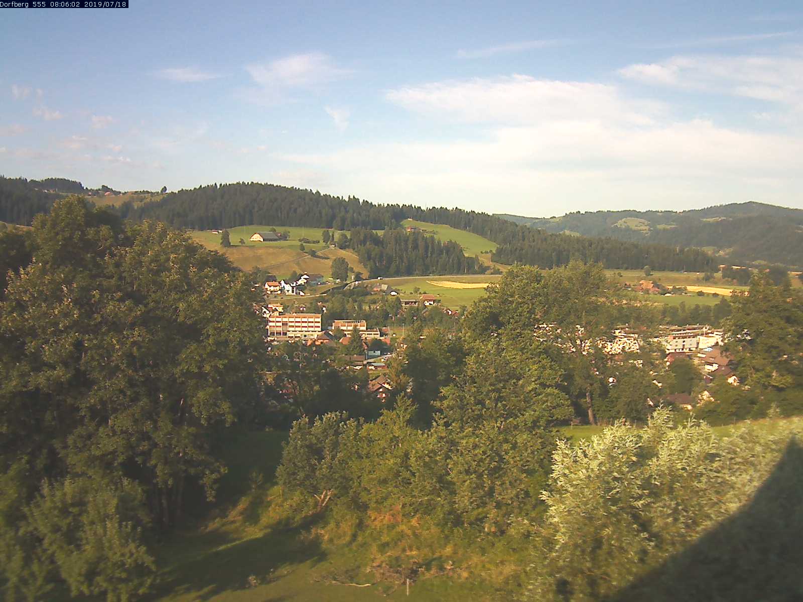 Webcam-Bild: Aussicht vom Dorfberg in Langnau 20190718-080601