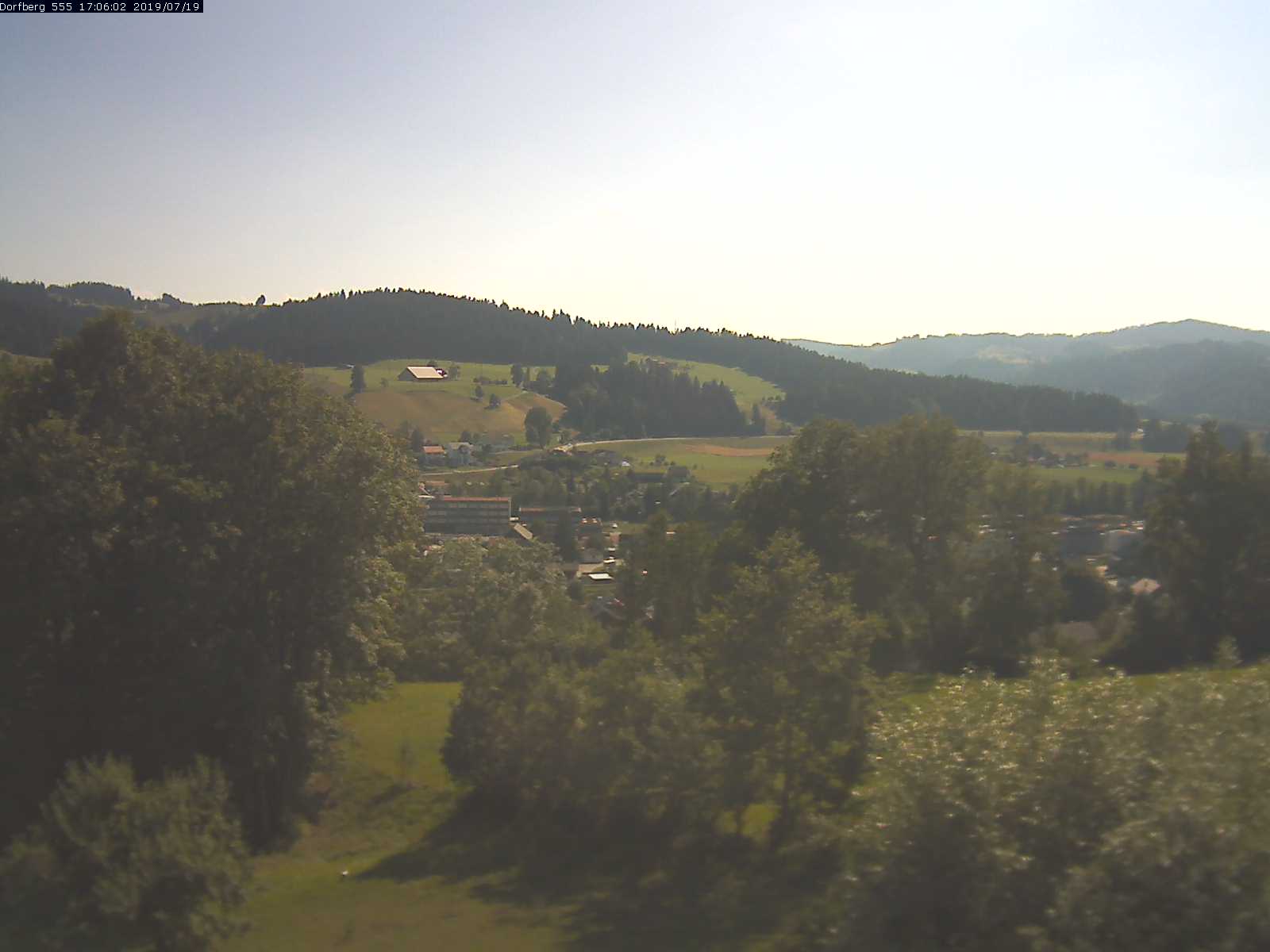 Webcam-Bild: Aussicht vom Dorfberg in Langnau 20190719-170601