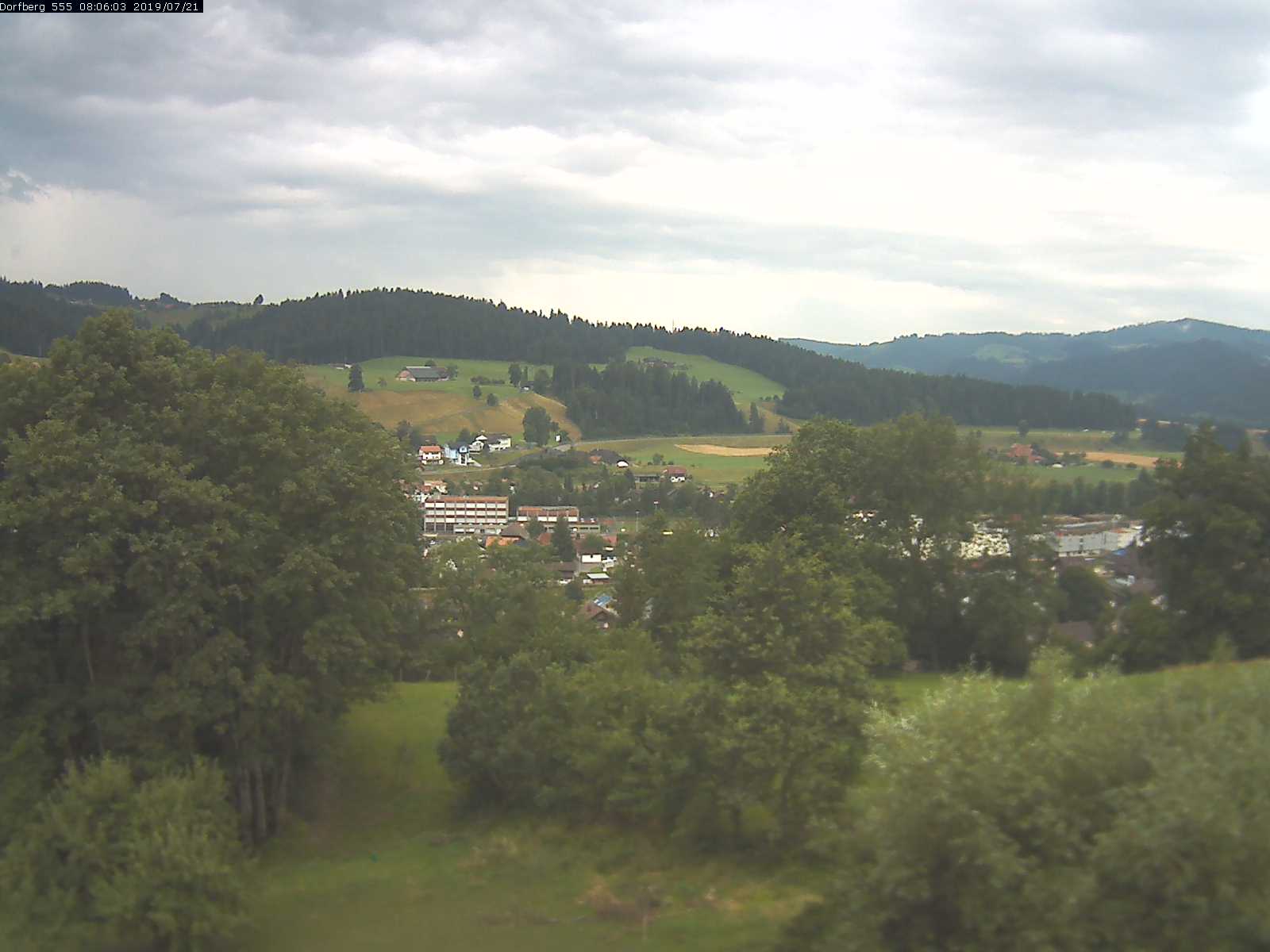 Webcam-Bild: Aussicht vom Dorfberg in Langnau 20190721-080601