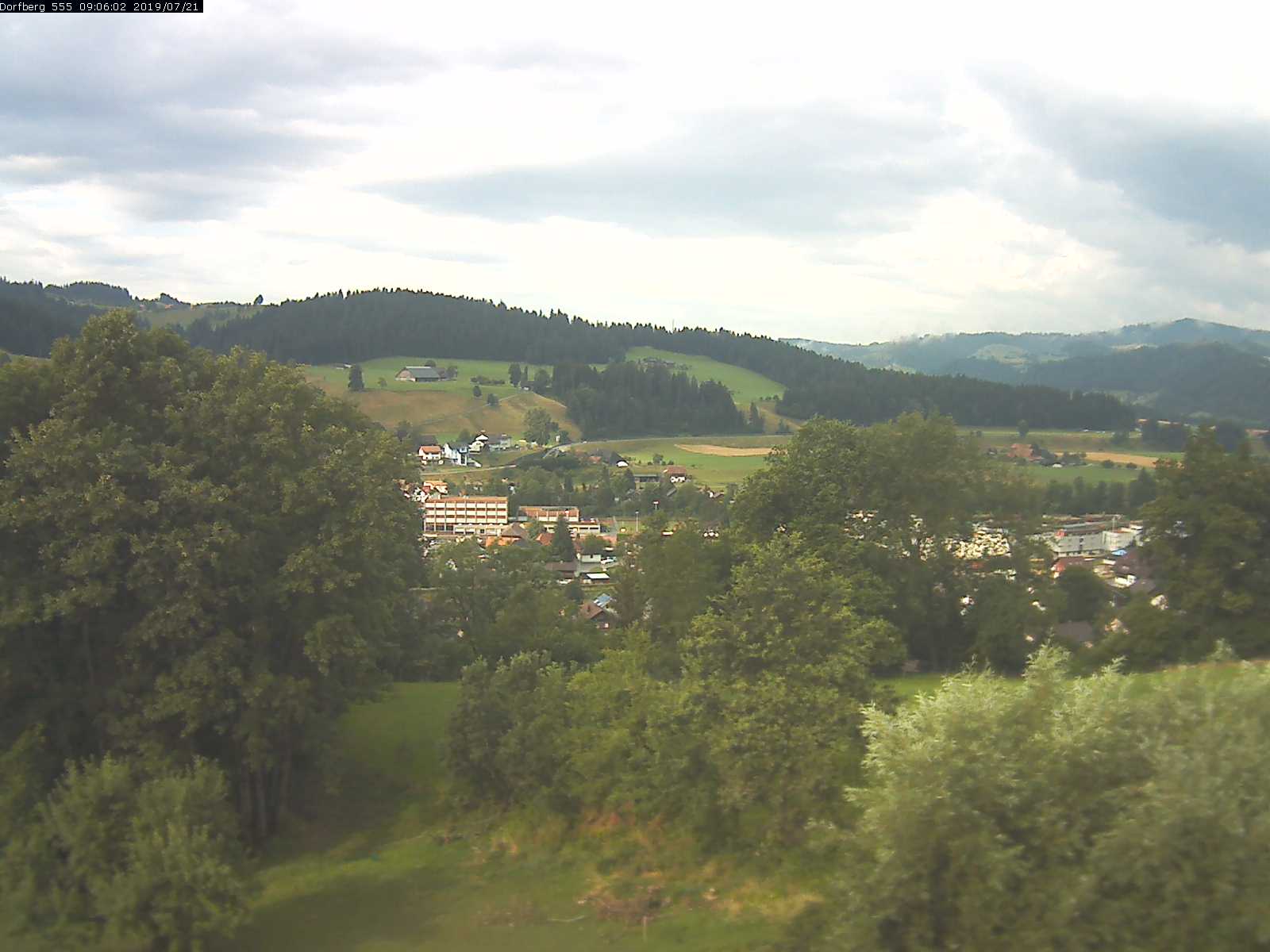 Webcam-Bild: Aussicht vom Dorfberg in Langnau 20190721-090601