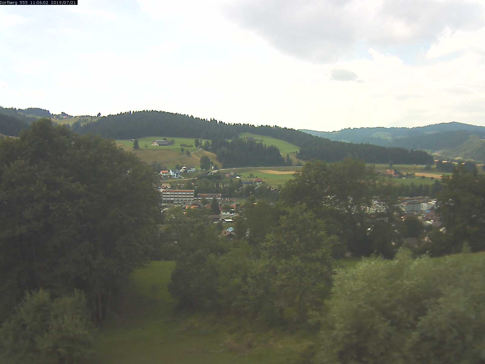 Webcam-Bild: Aussicht vom Dorfberg in Langnau 20190721-110601