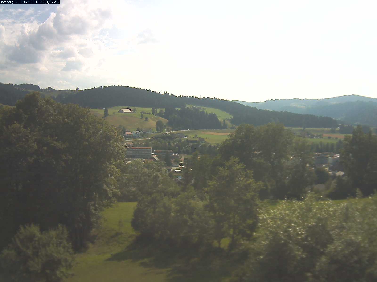 Webcam-Bild: Aussicht vom Dorfberg in Langnau 20190721-170601