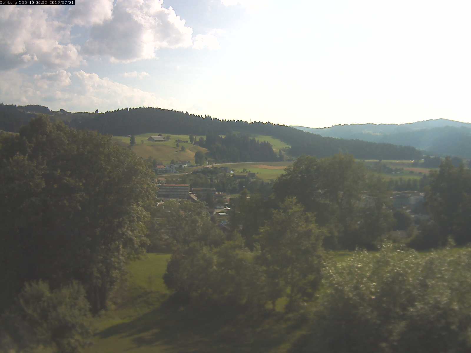 Webcam-Bild: Aussicht vom Dorfberg in Langnau 20190721-180601