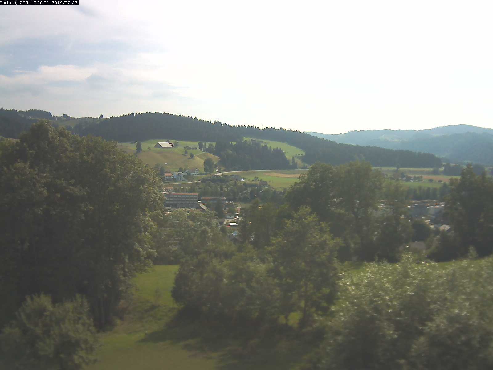 Webcam-Bild: Aussicht vom Dorfberg in Langnau 20190722-170601