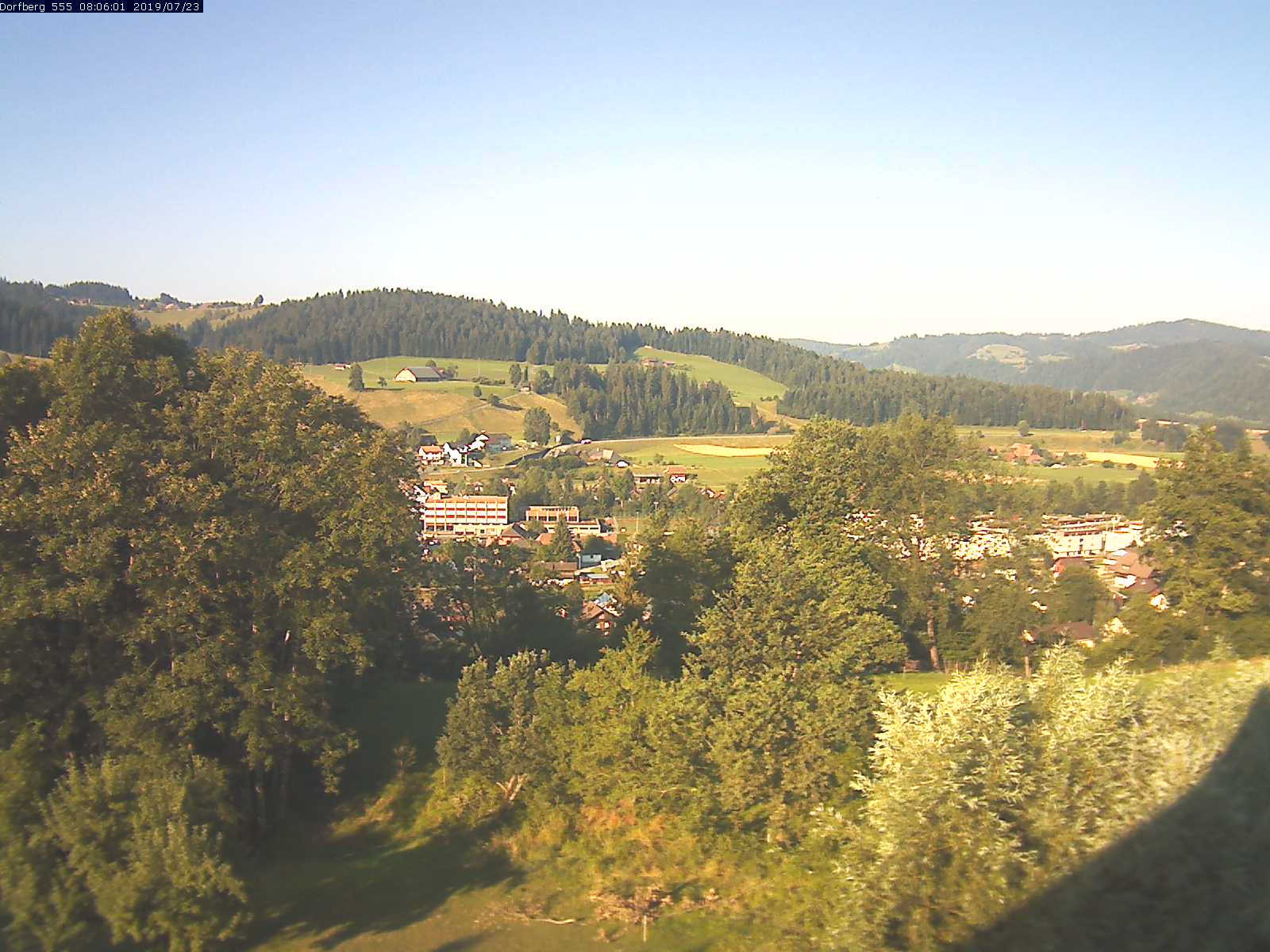Webcam-Bild: Aussicht vom Dorfberg in Langnau 20190723-080601