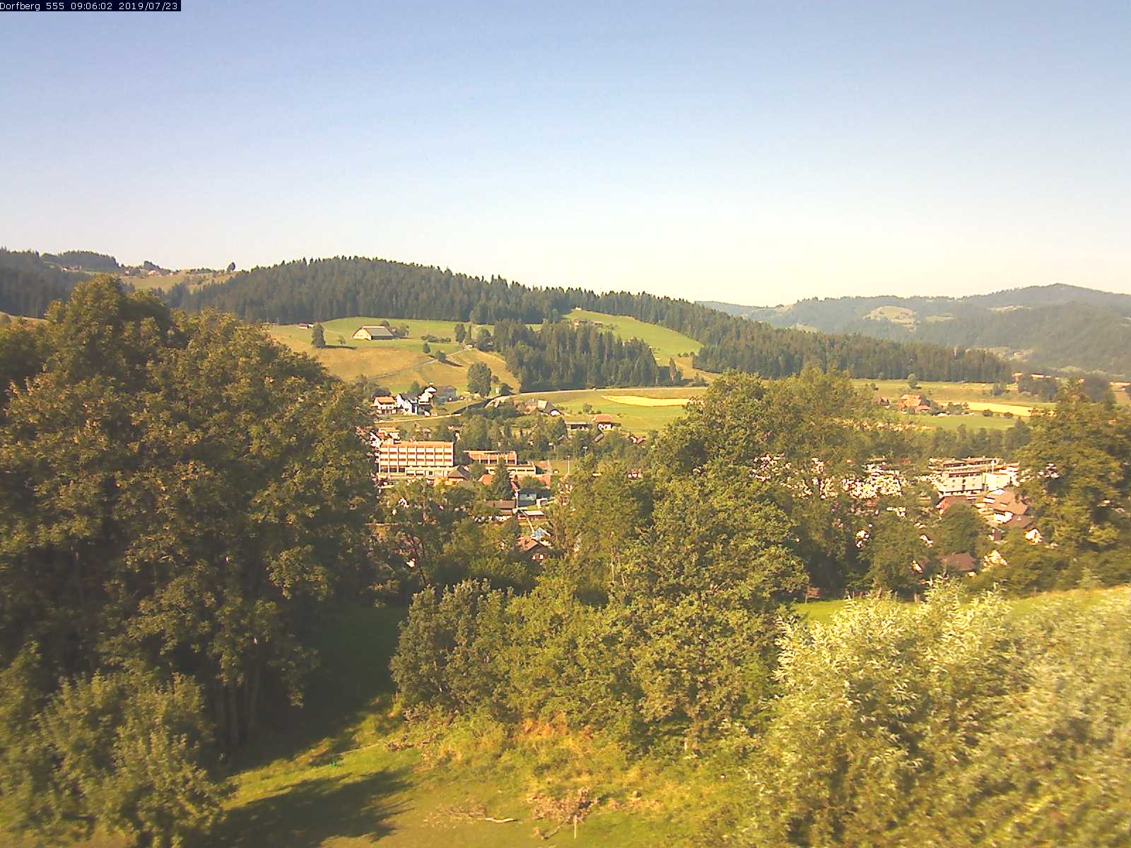 Webcam-Bild: Aussicht vom Dorfberg in Langnau 20190723-090601