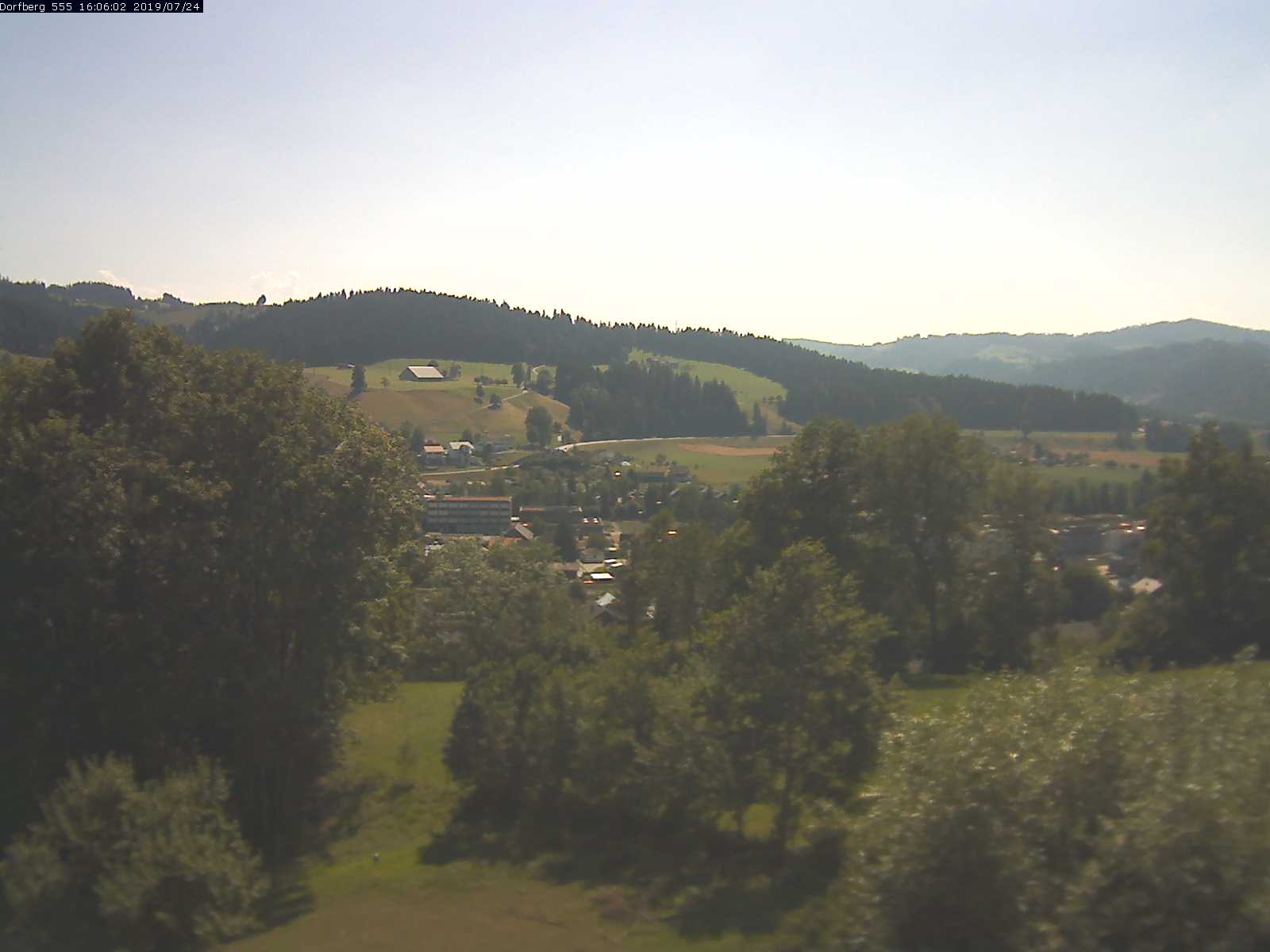Webcam-Bild: Aussicht vom Dorfberg in Langnau 20190724-160601