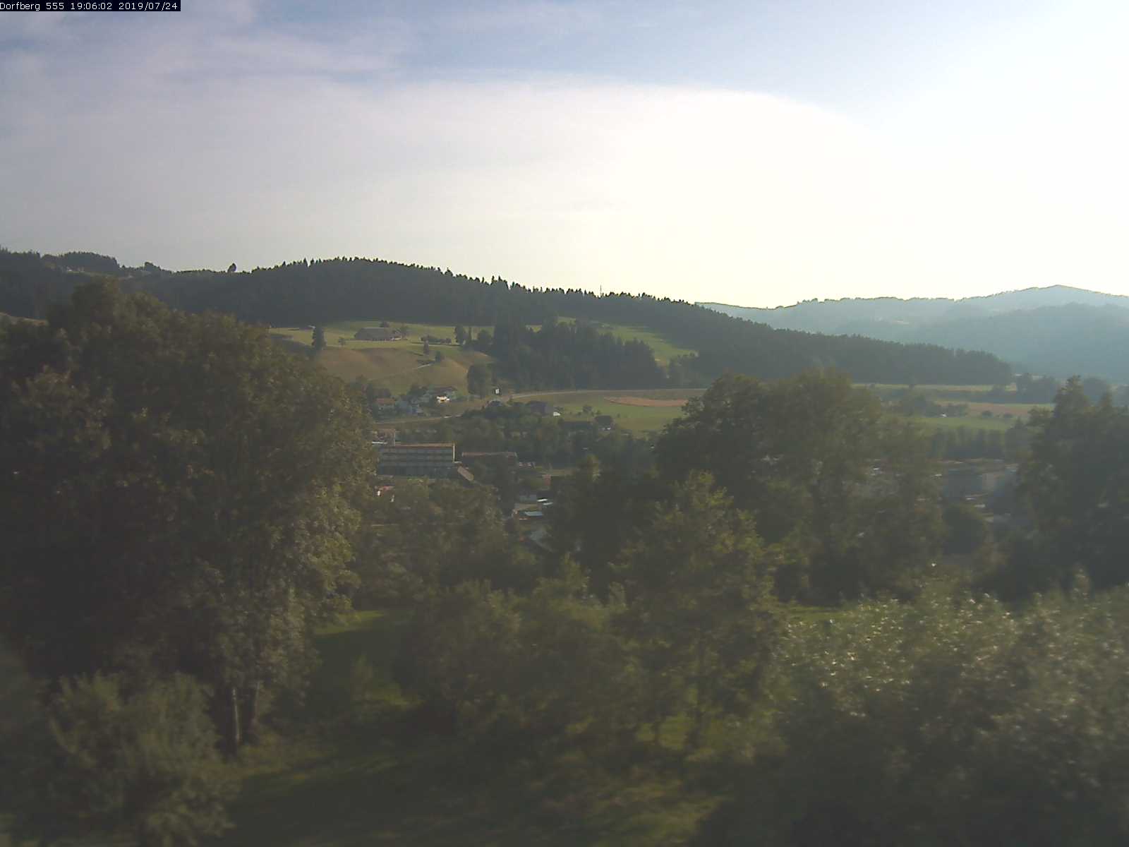 Webcam-Bild: Aussicht vom Dorfberg in Langnau 20190724-190601