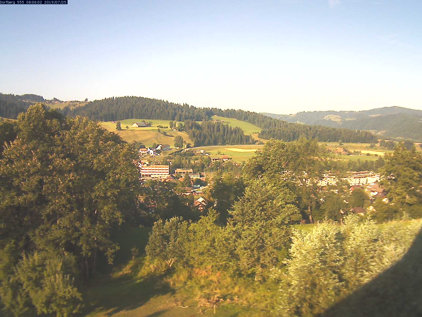 Webcam-Bild: Aussicht vom Dorfberg in Langnau 20190725-080601