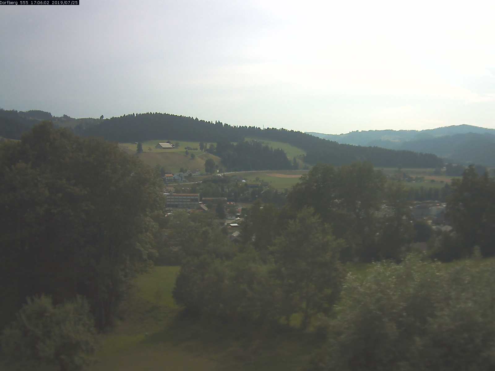 Webcam-Bild: Aussicht vom Dorfberg in Langnau 20190725-170601