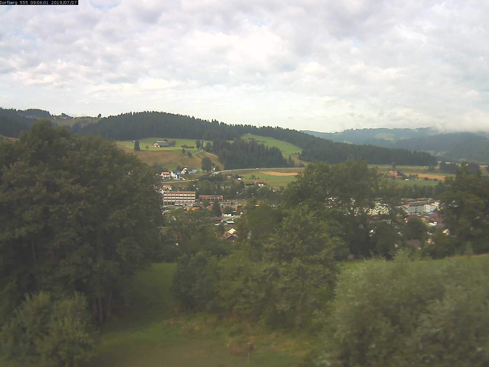 Webcam-Bild: Aussicht vom Dorfberg in Langnau 20190727-090601