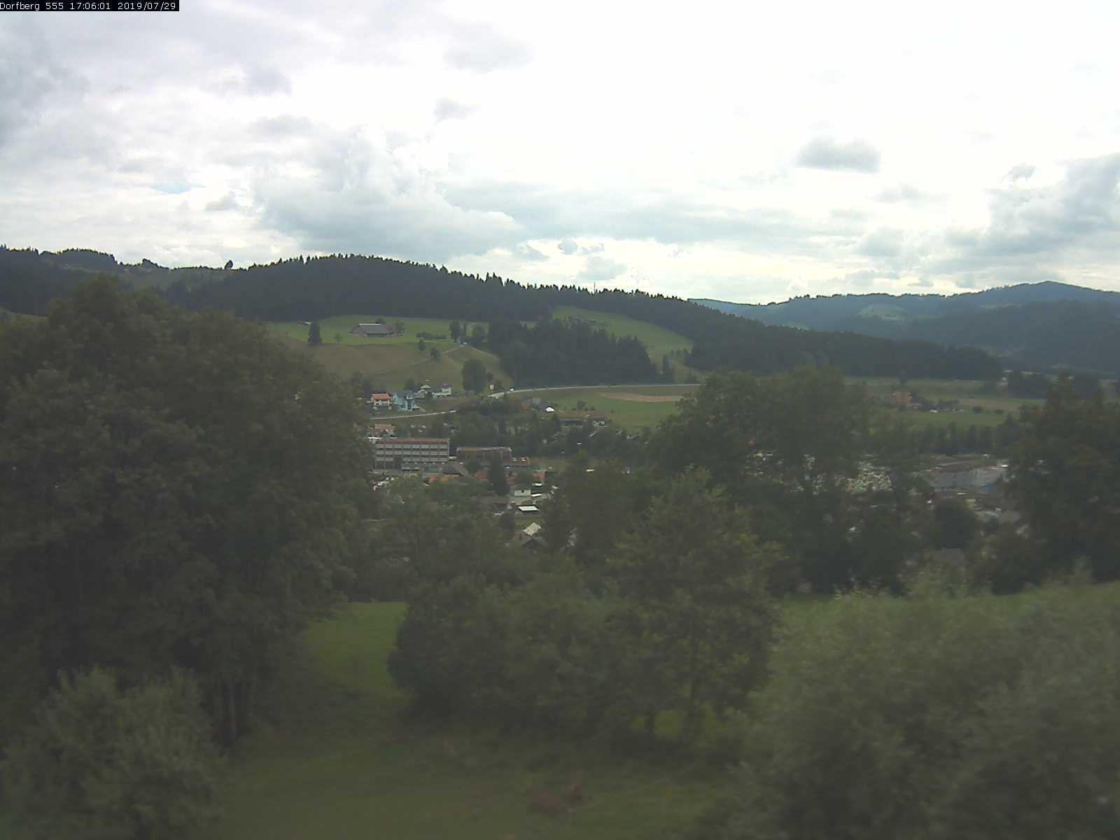 Webcam-Bild: Aussicht vom Dorfberg in Langnau 20190729-170601