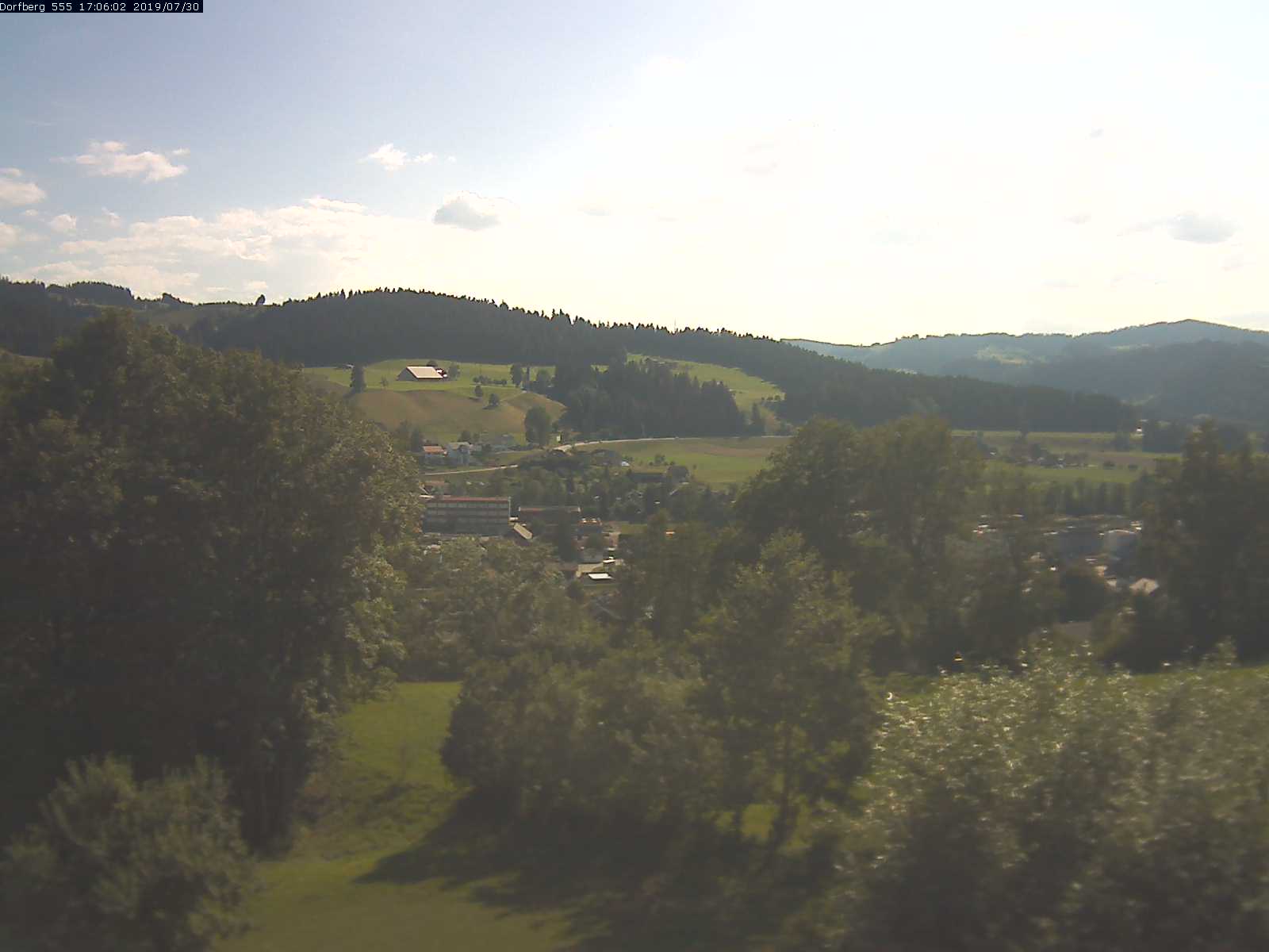 Webcam-Bild: Aussicht vom Dorfberg in Langnau 20190730-170601