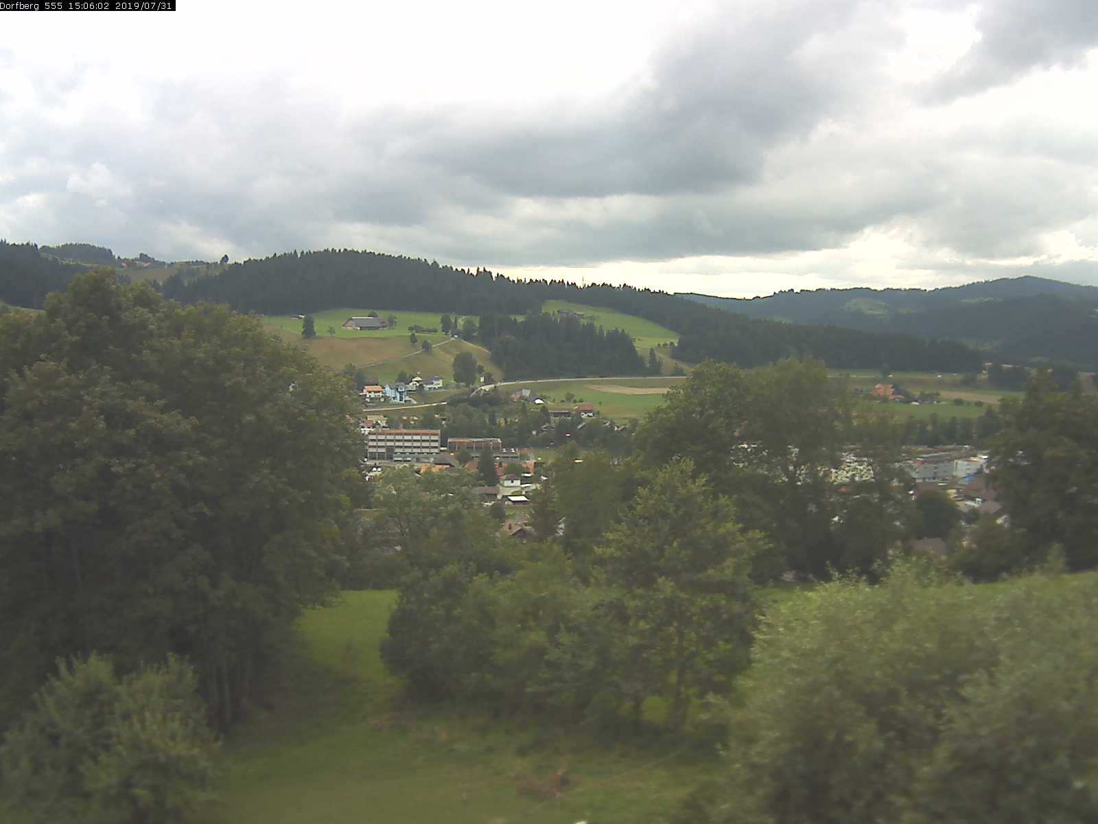 Webcam-Bild: Aussicht vom Dorfberg in Langnau 20190731-150601