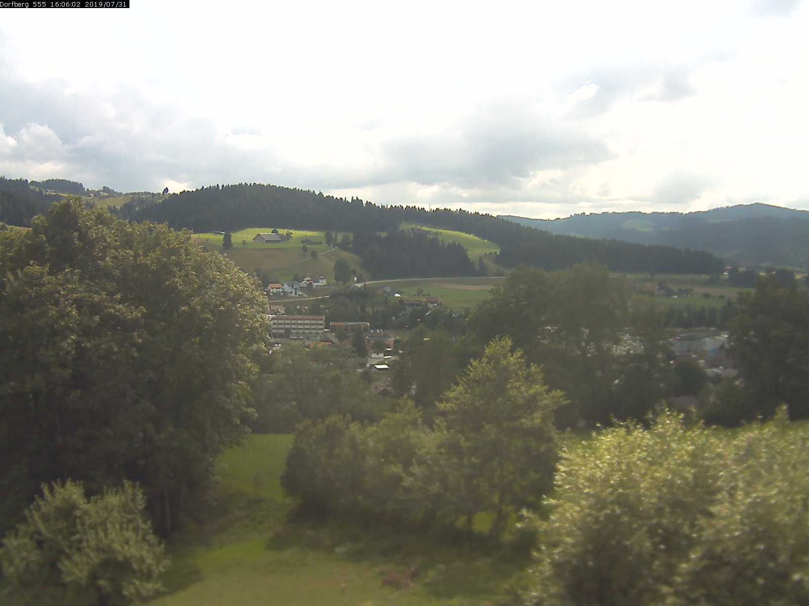 Webcam-Bild: Aussicht vom Dorfberg in Langnau 20190731-160601