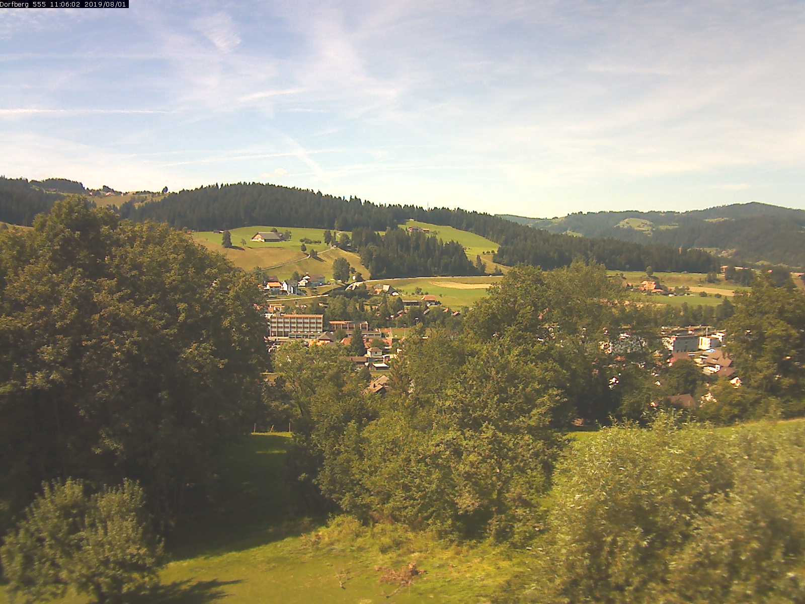 Webcam-Bild: Aussicht vom Dorfberg in Langnau 20190801-110601