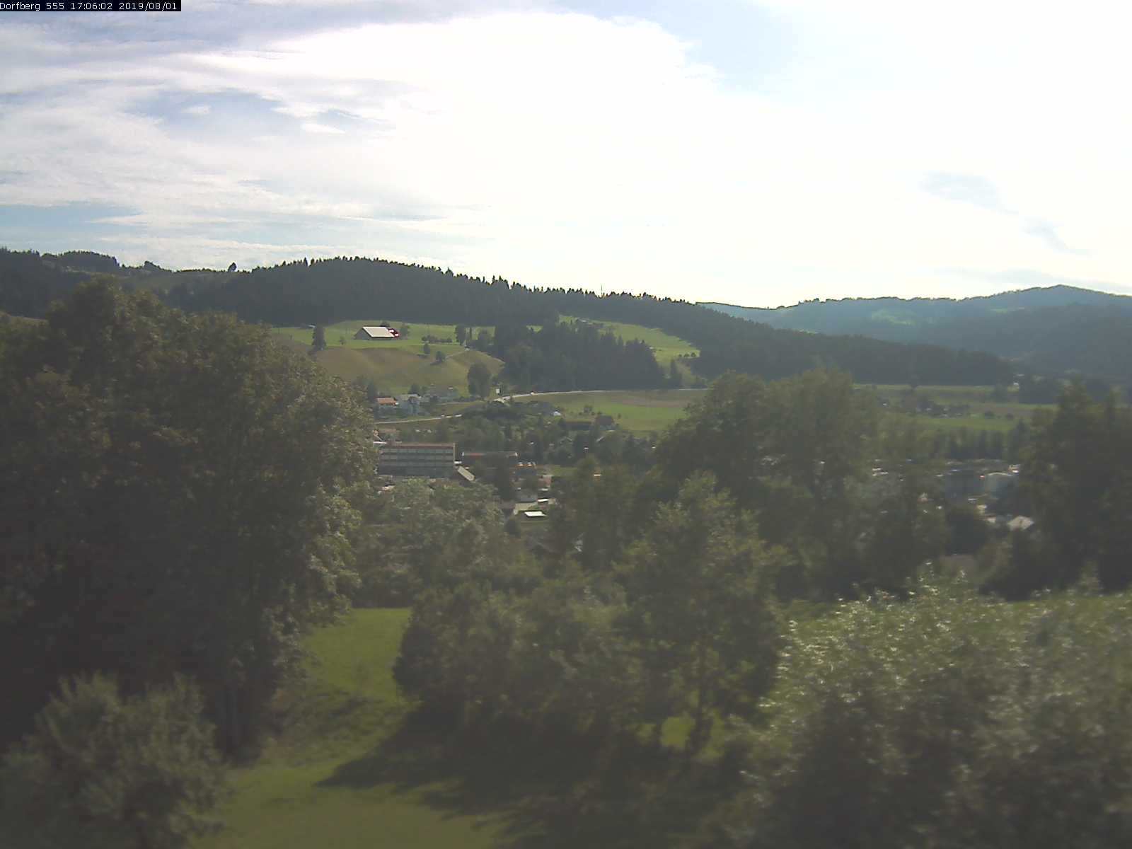 Webcam-Bild: Aussicht vom Dorfberg in Langnau 20190801-170601