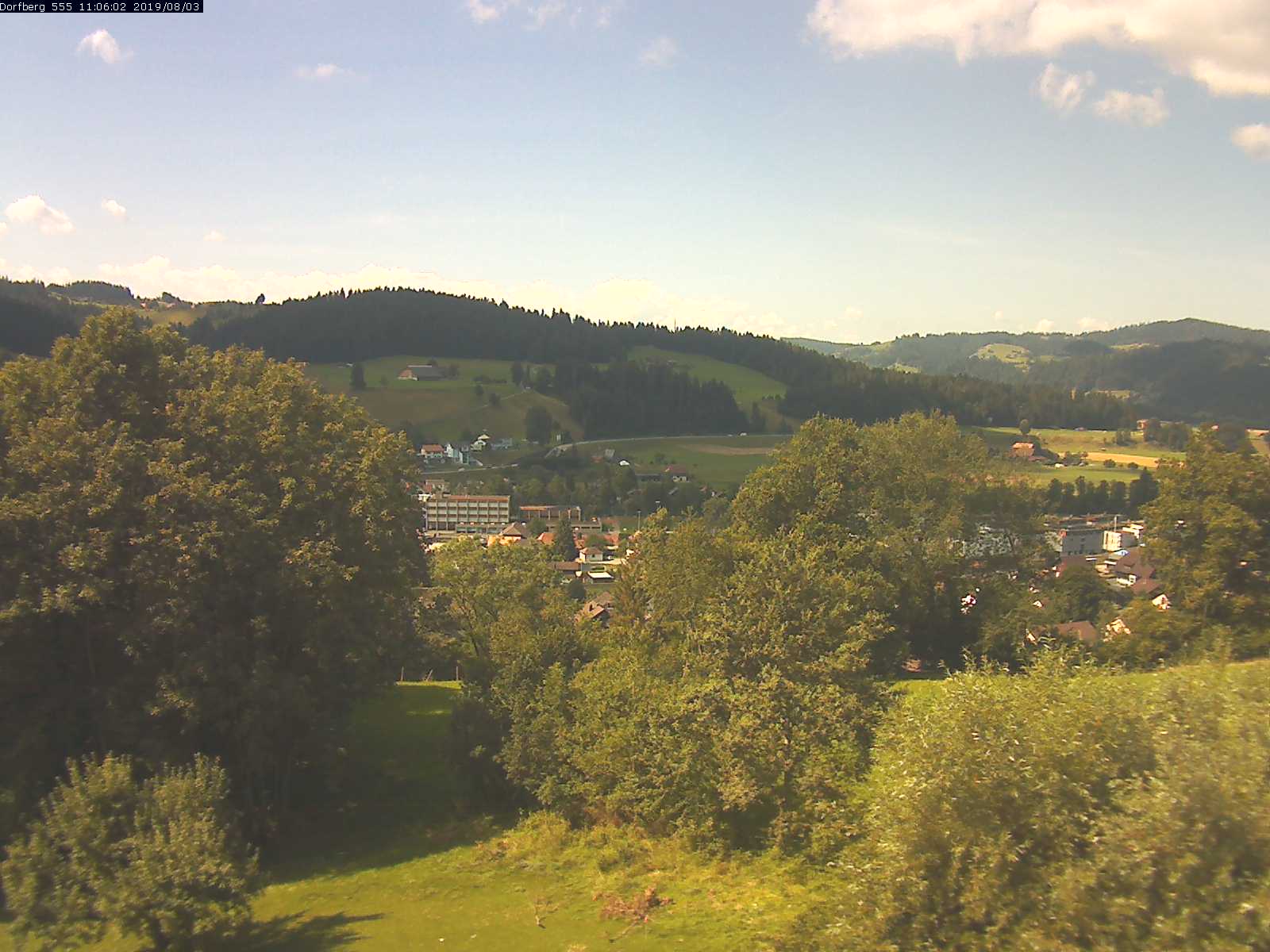 Webcam-Bild: Aussicht vom Dorfberg in Langnau 20190803-110601