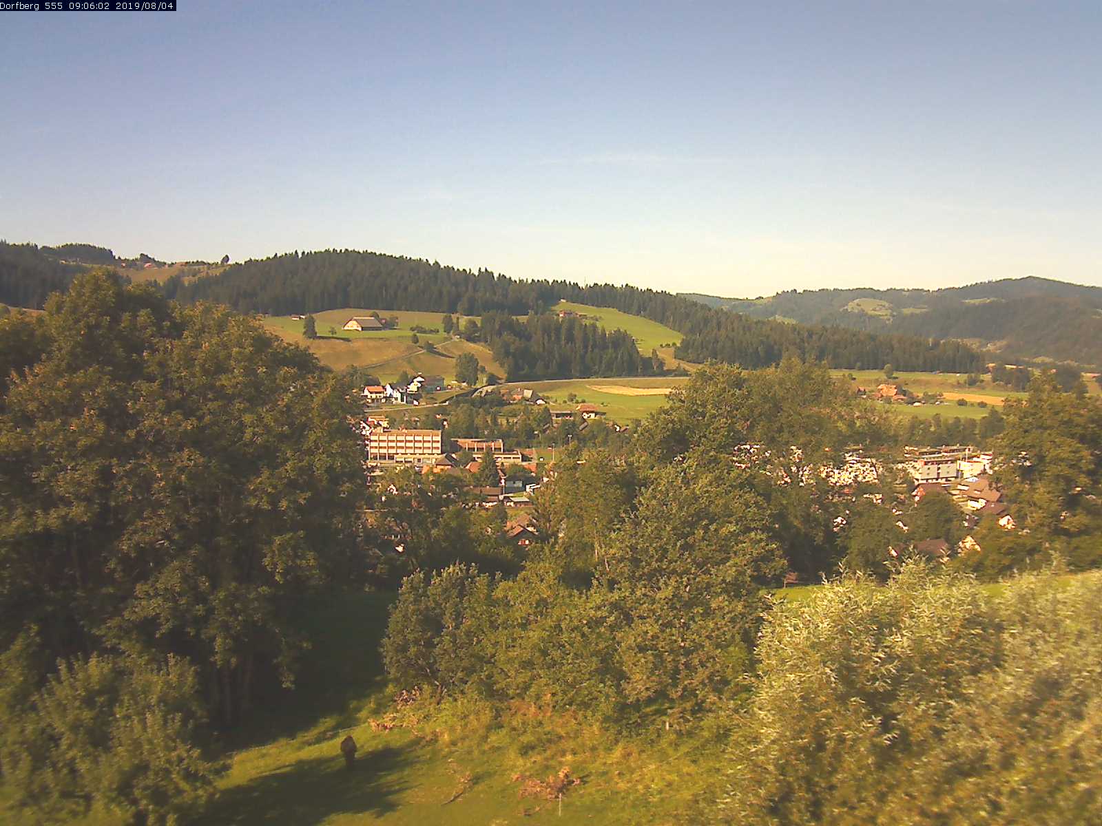 Webcam-Bild: Aussicht vom Dorfberg in Langnau 20190804-090601