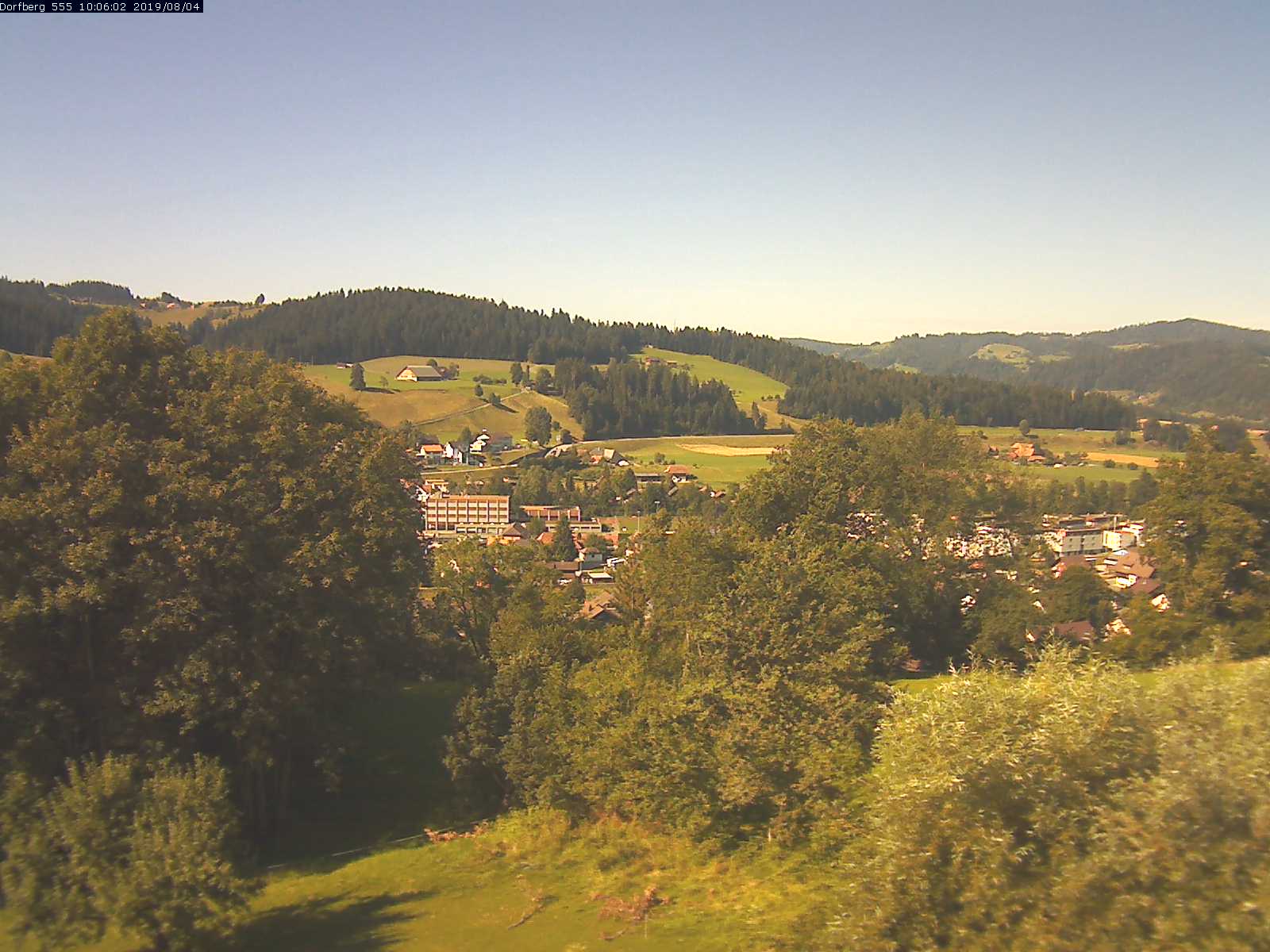 Webcam-Bild: Aussicht vom Dorfberg in Langnau 20190804-100601