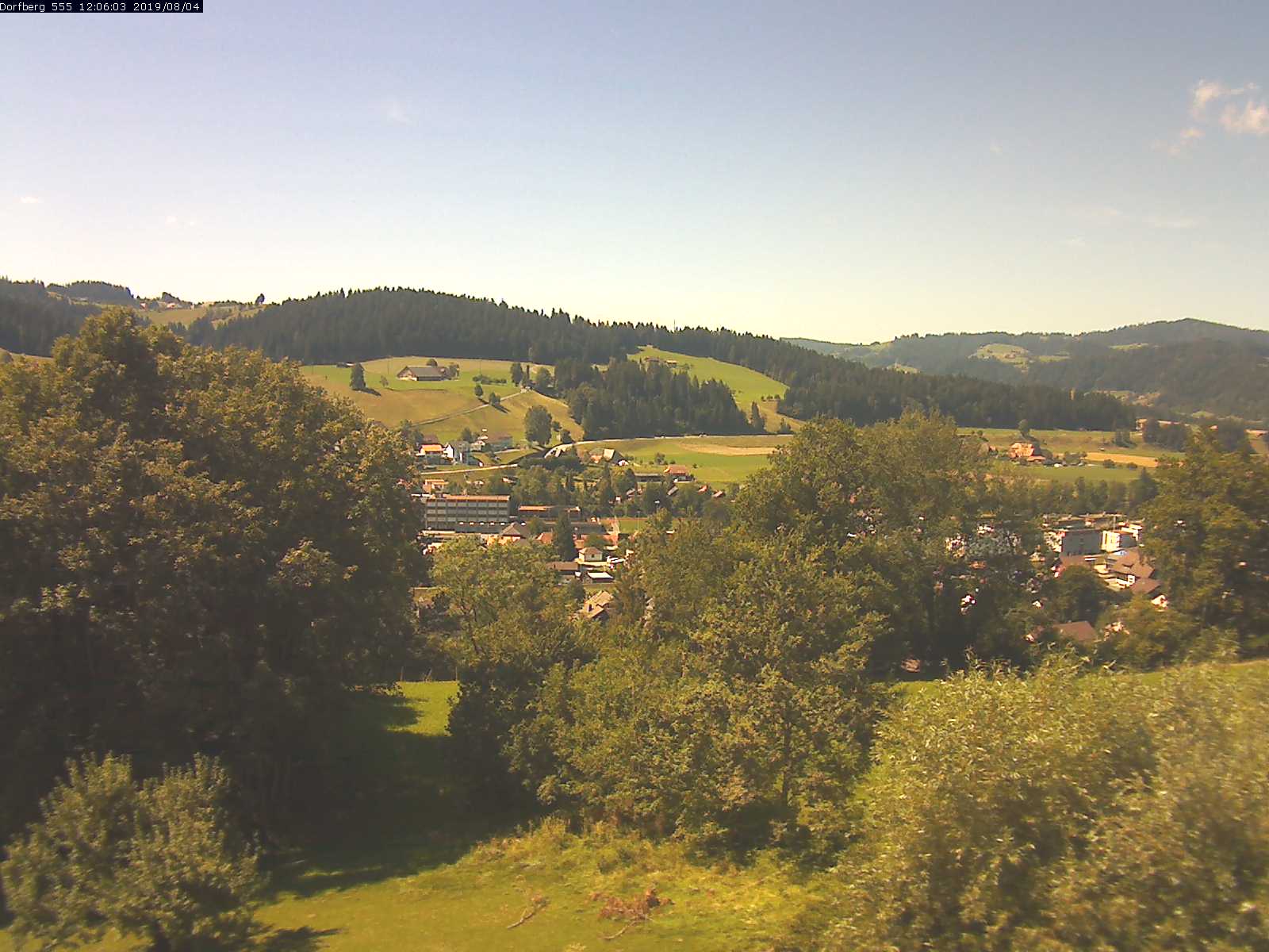 Webcam-Bild: Aussicht vom Dorfberg in Langnau 20190804-120601