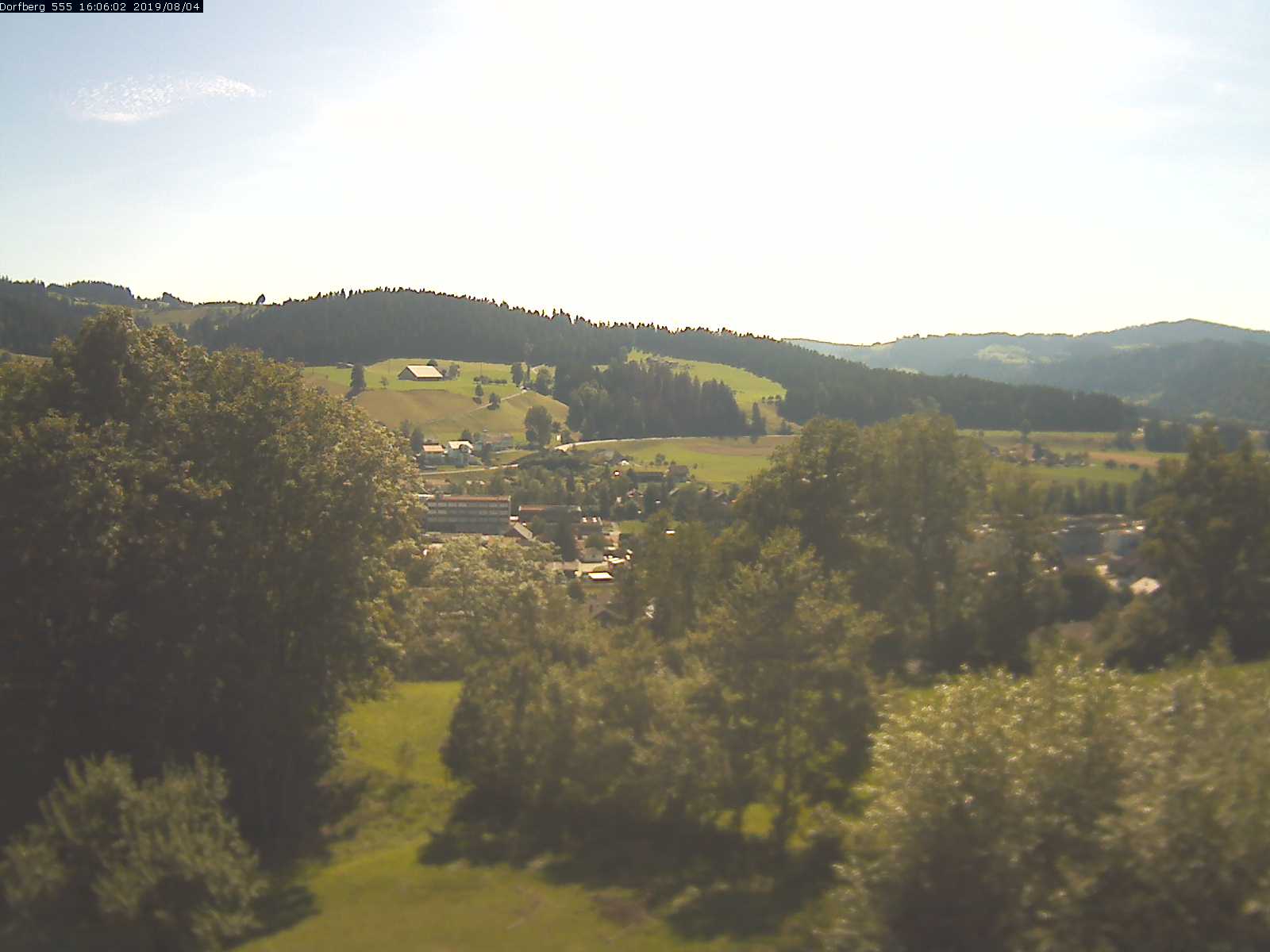 Webcam-Bild: Aussicht vom Dorfberg in Langnau 20190804-160601