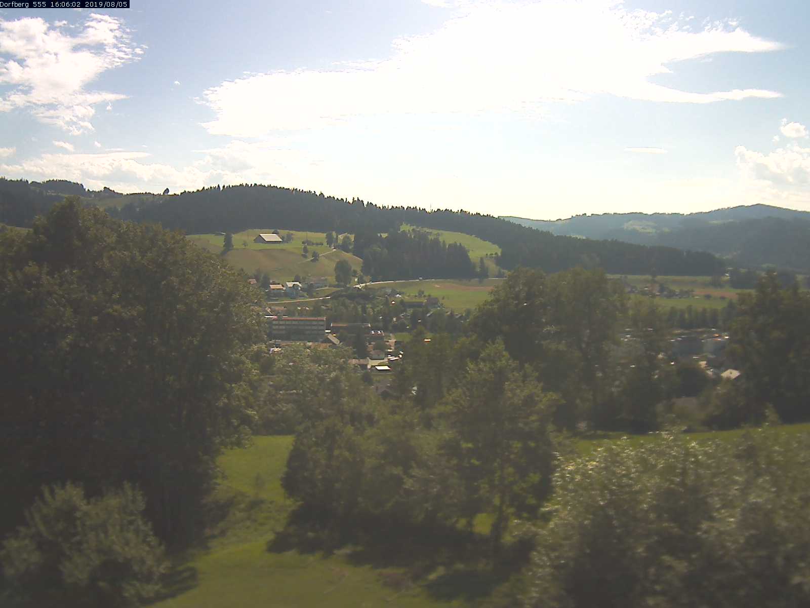 Webcam-Bild: Aussicht vom Dorfberg in Langnau 20190805-160601