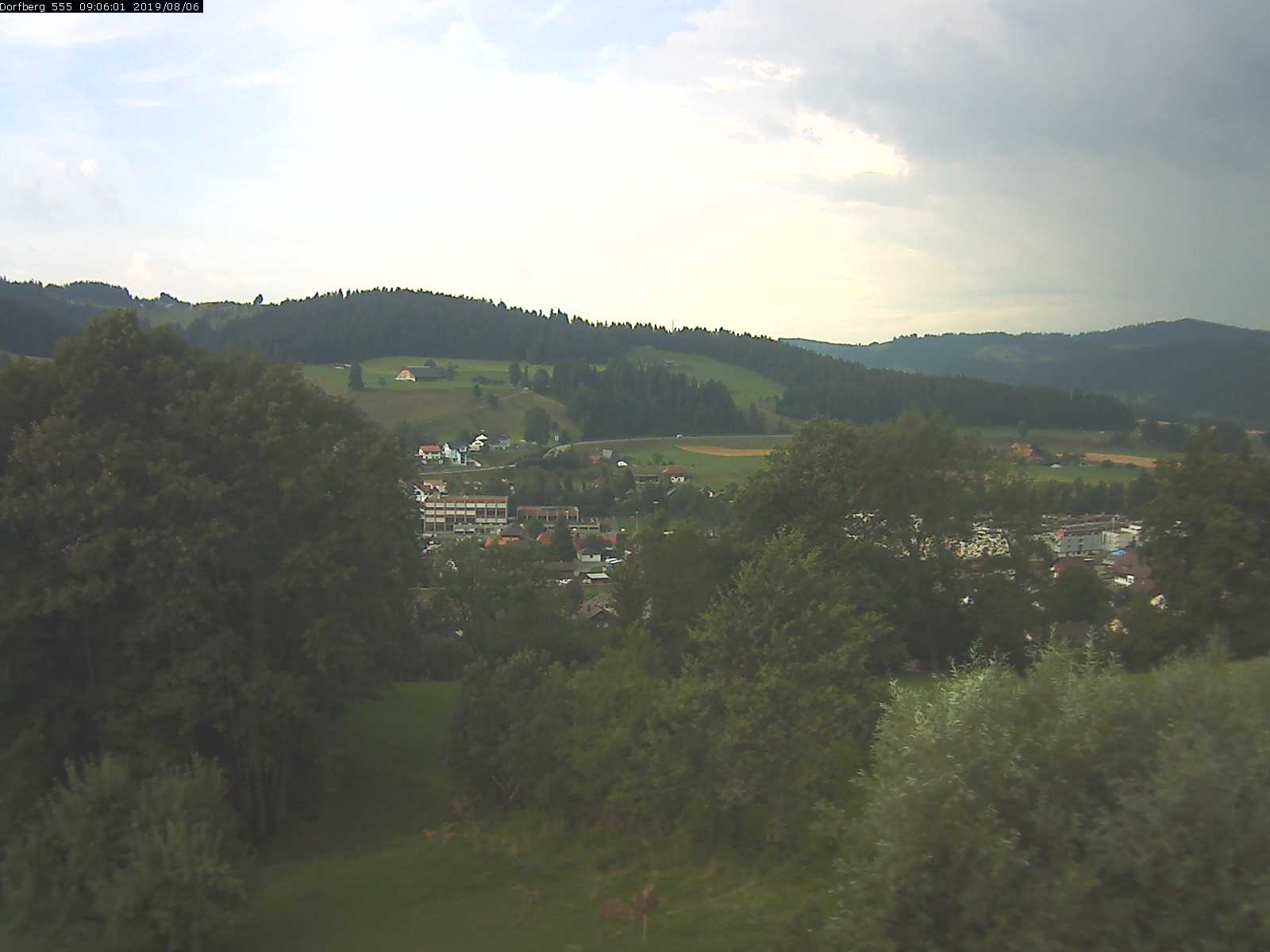 Webcam-Bild: Aussicht vom Dorfberg in Langnau 20190806-090601