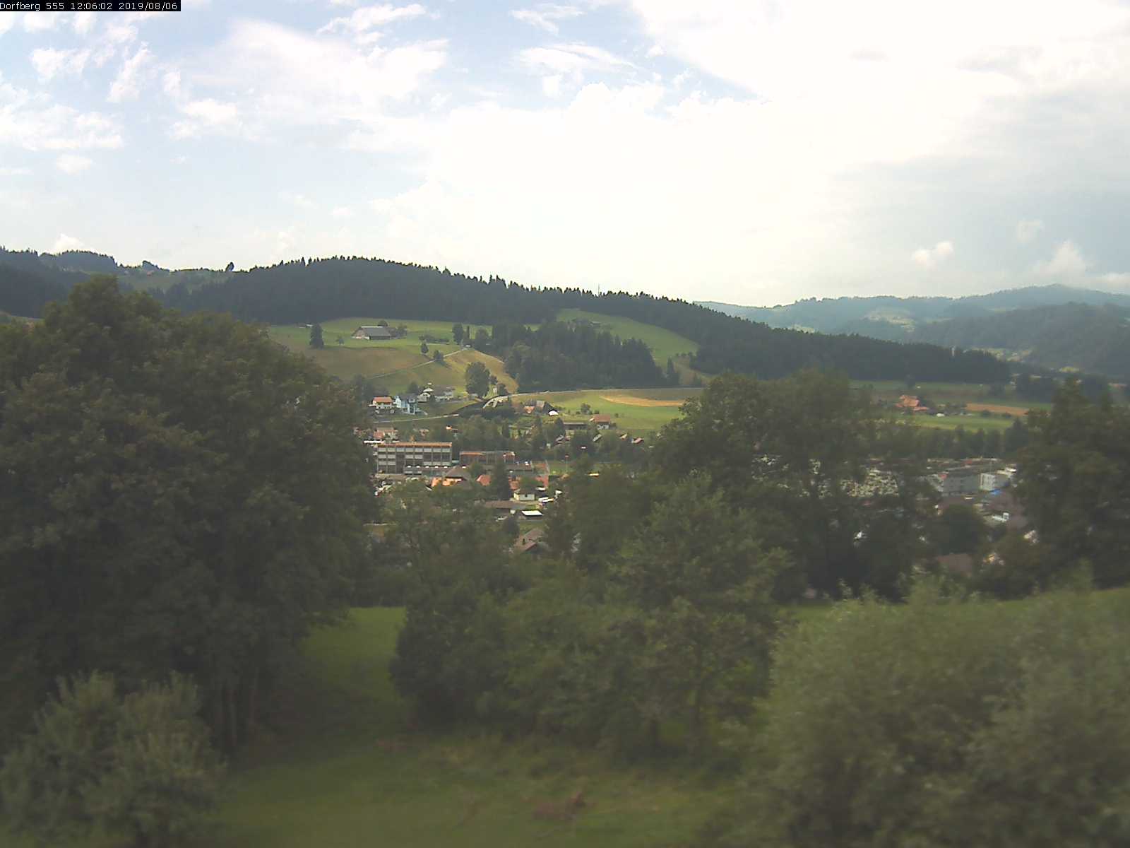 Webcam-Bild: Aussicht vom Dorfberg in Langnau 20190806-120601
