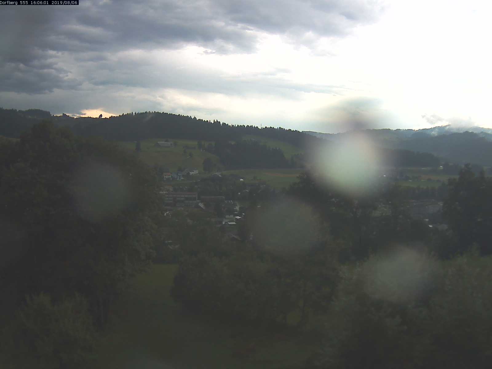 Webcam-Bild: Aussicht vom Dorfberg in Langnau 20190806-160601