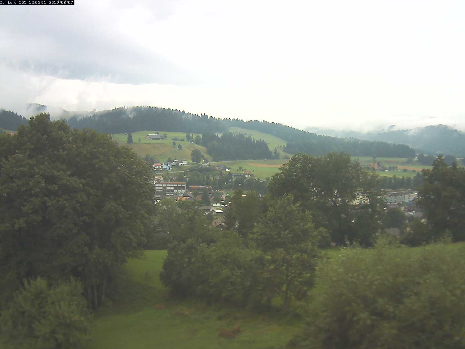 Webcam-Bild: Aussicht vom Dorfberg in Langnau 20190807-120601