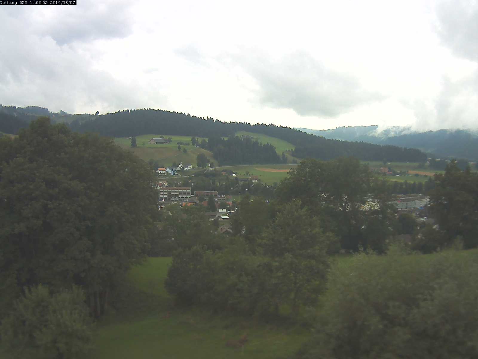 Webcam-Bild: Aussicht vom Dorfberg in Langnau 20190807-140601