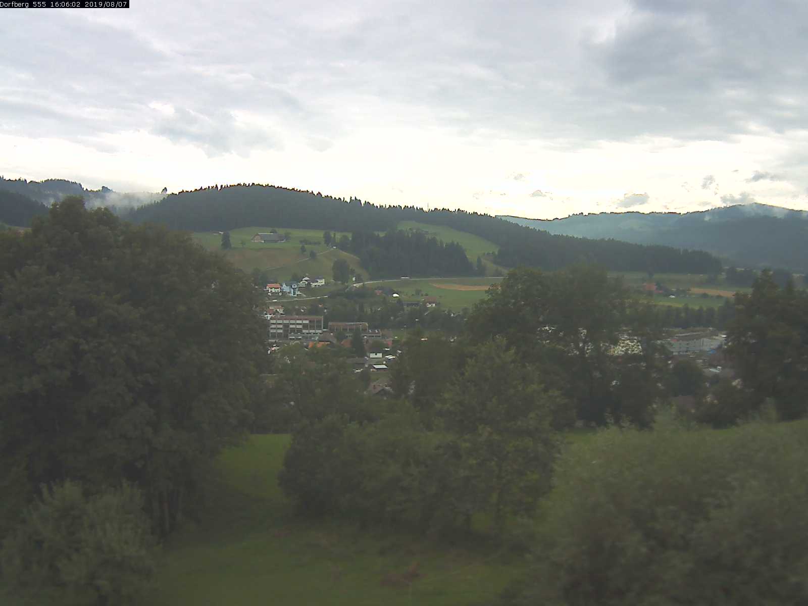 Webcam-Bild: Aussicht vom Dorfberg in Langnau 20190807-160601