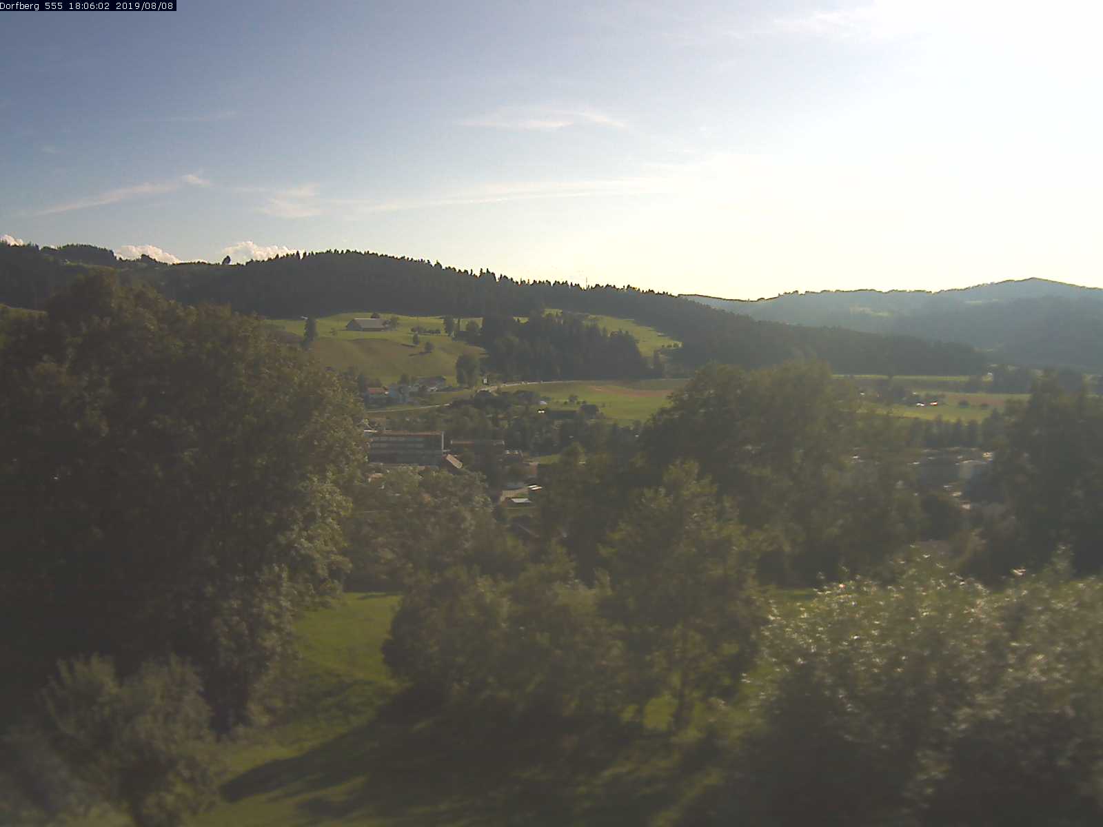 Webcam-Bild: Aussicht vom Dorfberg in Langnau 20190808-180601