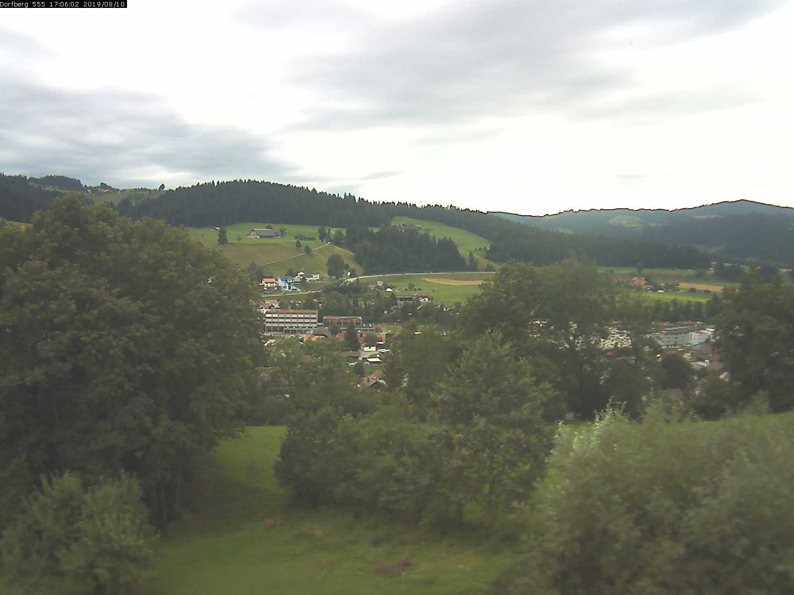 Webcam-Bild: Aussicht vom Dorfberg in Langnau 20190810-170601