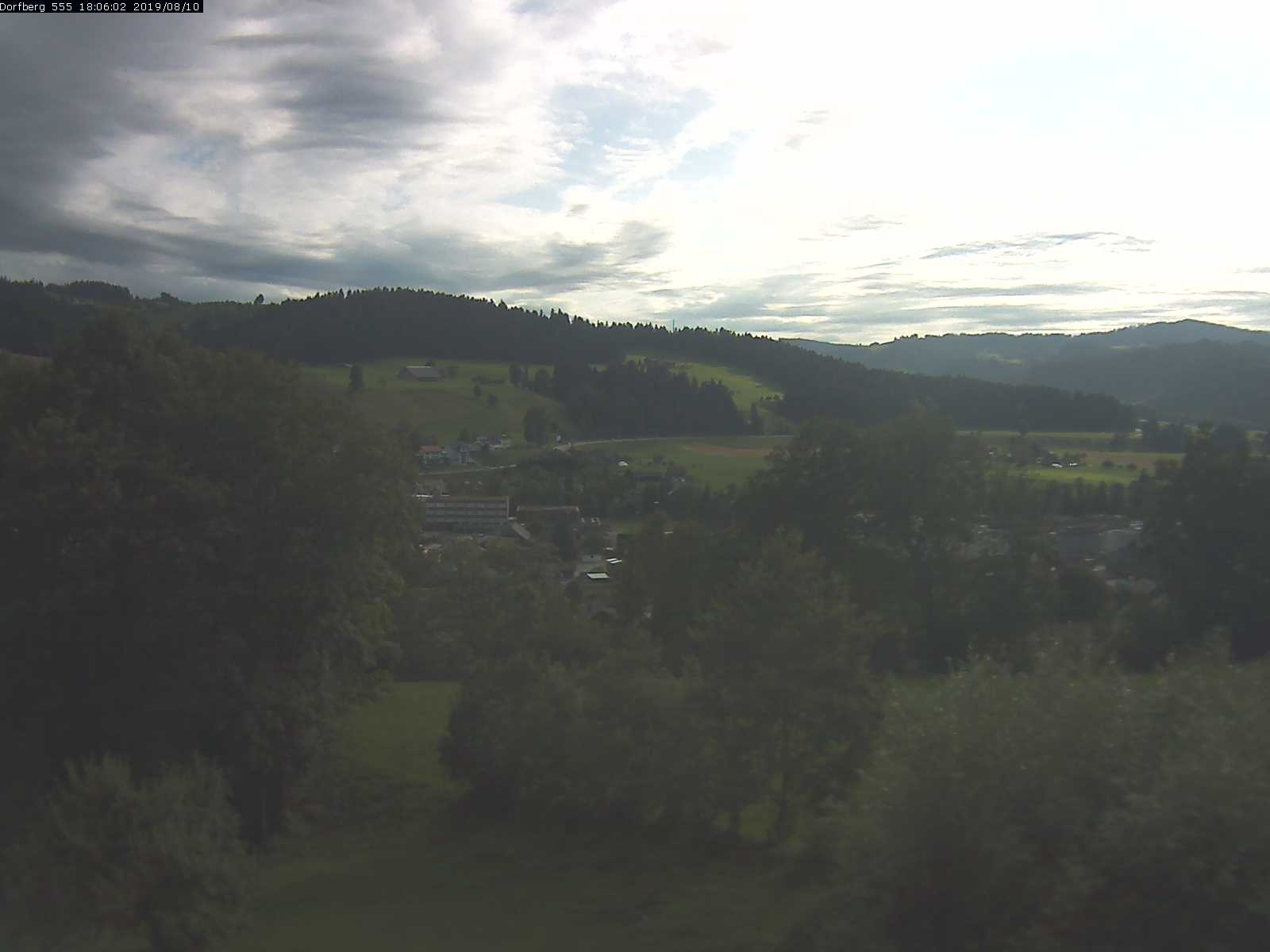 Webcam-Bild: Aussicht vom Dorfberg in Langnau 20190810-180601